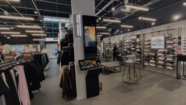 4 main types of advertising equipment for retail