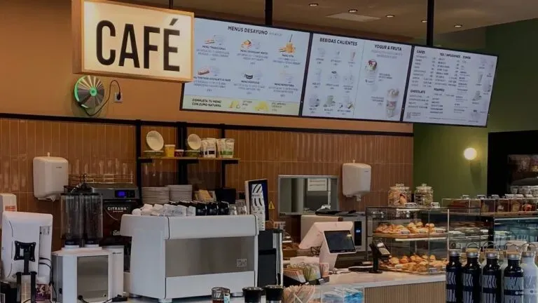 Як Digital Signage збільшує доходи у кав’ярнях до 25%